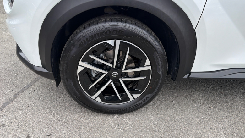 Nissan Juke 1.0 DiG-T N-Connecta 5dr Petrol Hatchback